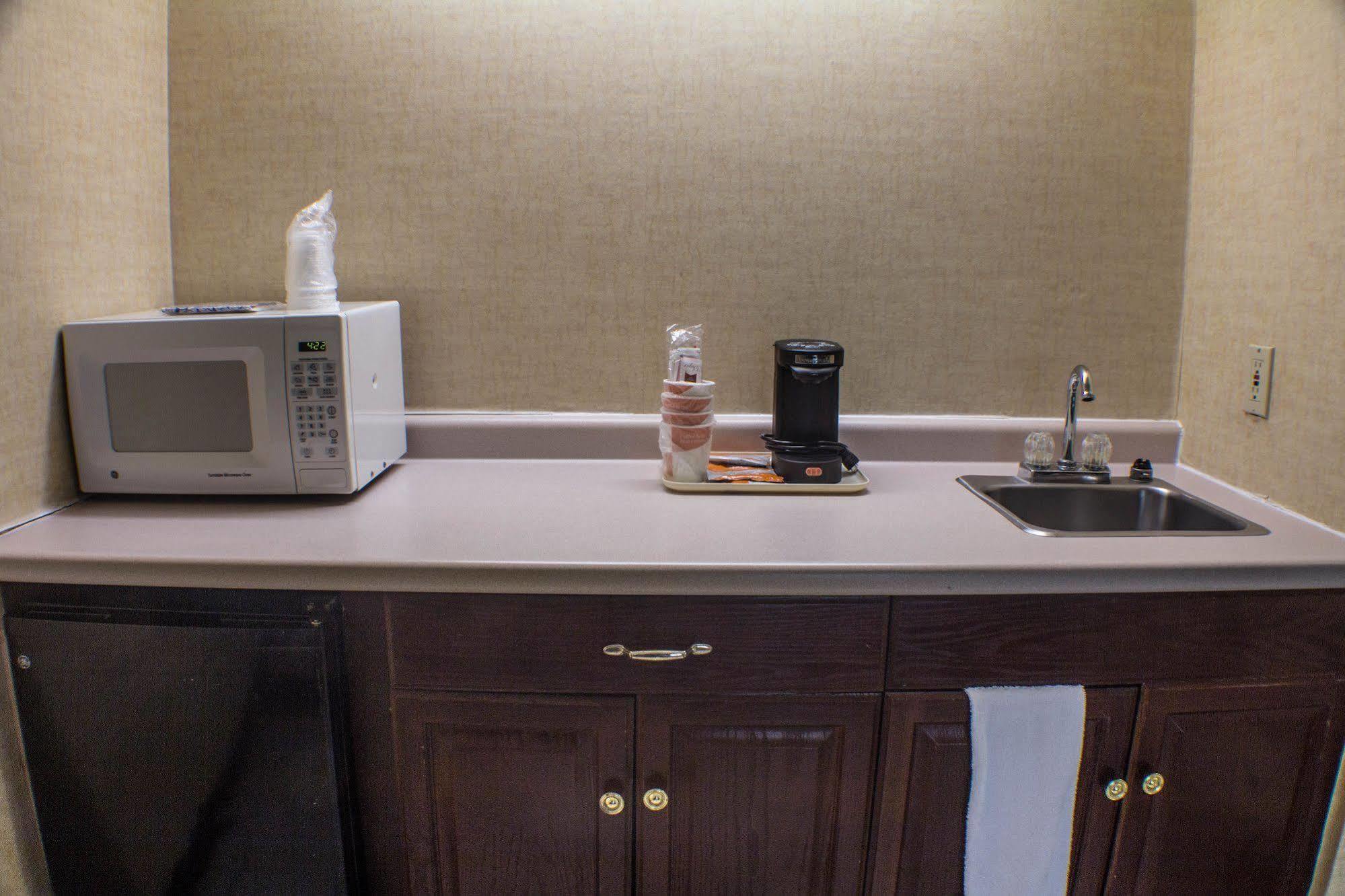 Quality & Conference Center Across From Casino 3*