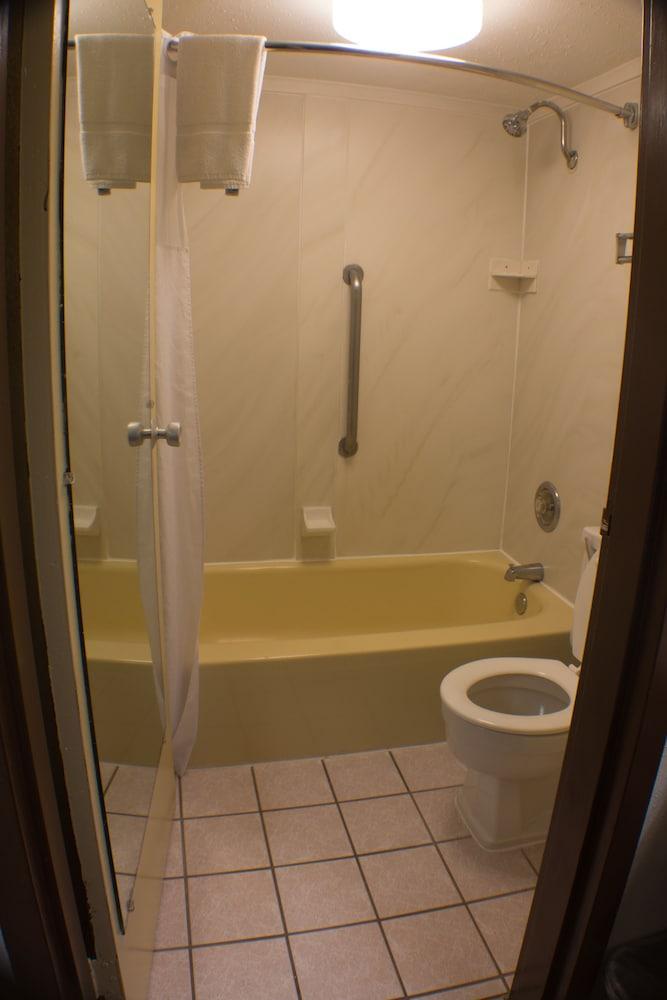 Hotel Quality & Conference Center Across From Casino Kearsarge