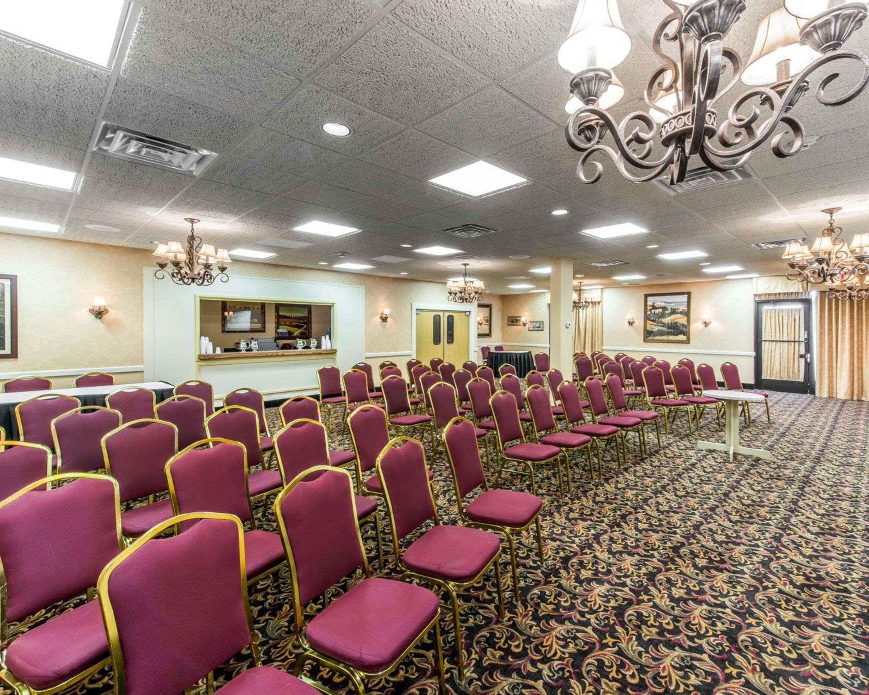 Hotel Quality & Conference Center Across From Casino