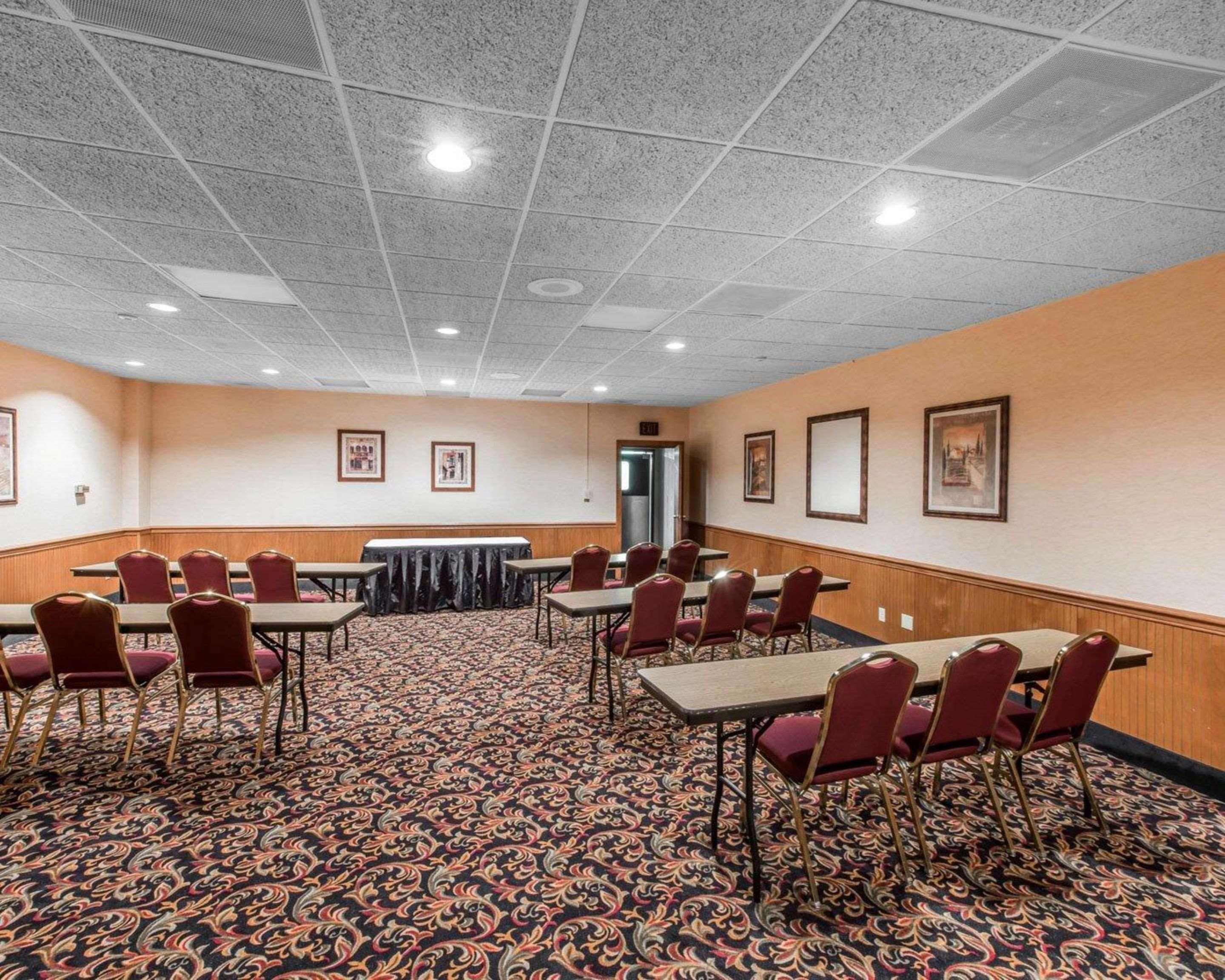 Quality & Conference Center Across From Casino Hotel 3*
