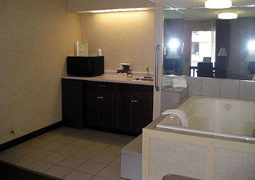 Hotel Quality & Conference Center Across From Casino Erie