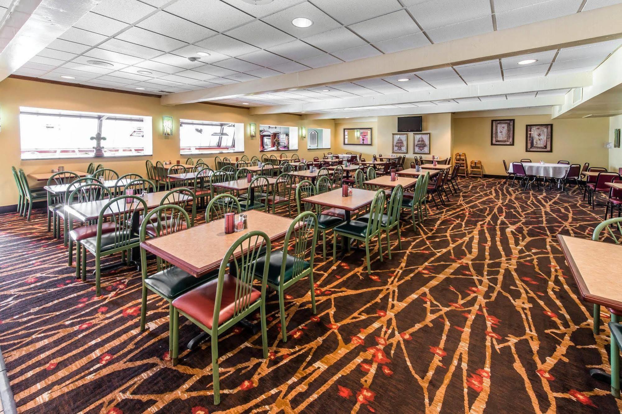 Hotel Quality & Conference Center Across From Casino Erie