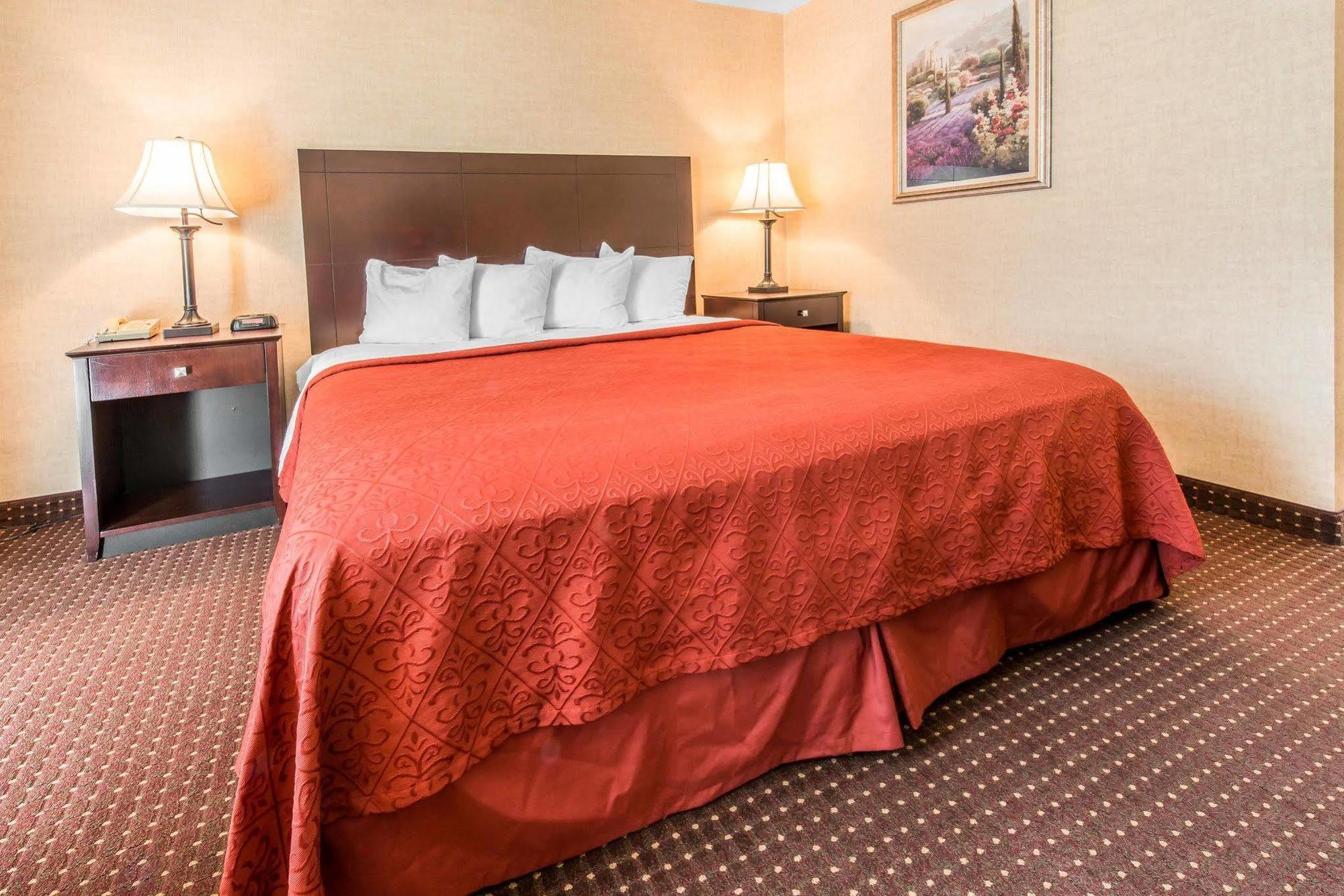 Hotel Quality & Conference Center Across From Casino